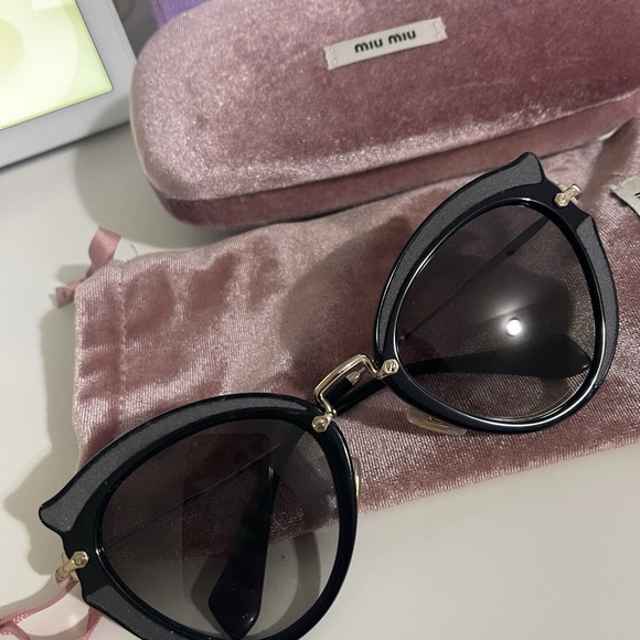 Miu miu Sunglasses - Picture 2 of 5
